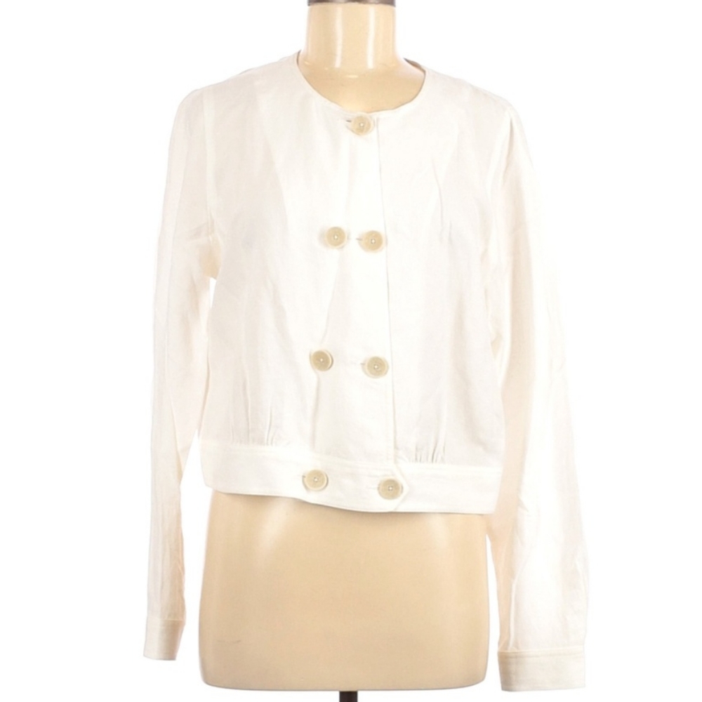 Cabi White Linen Lyocell Buttoned Blazer Crew neck